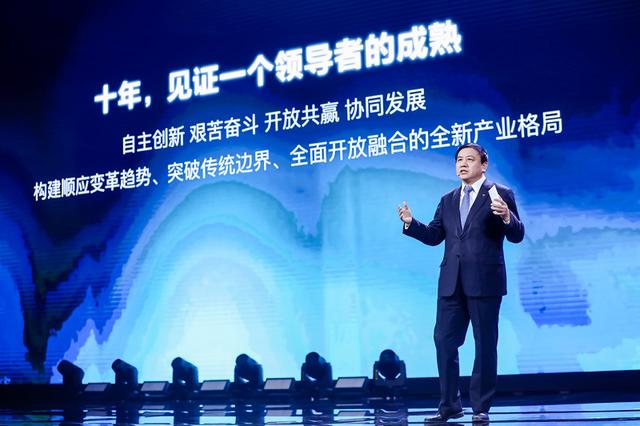 2025新澳门特马今晚开什么,探索未来，新澳门特马2025之夜